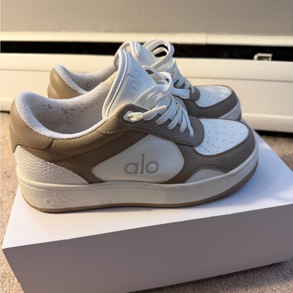 ALO Yoga Gravel Sneakers
